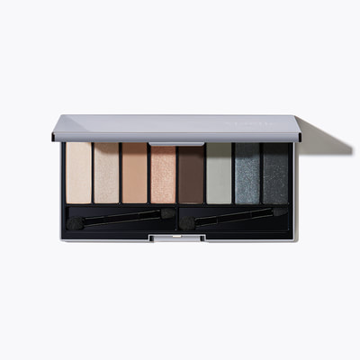 The perfect neutral palette containing everything you need from nude to smokey shadows. This effortless range of shades make it easy to transition from work to play. Our powders are highly pigmented, delivering incredible color, yet soft and finely milled for easy application and blending.